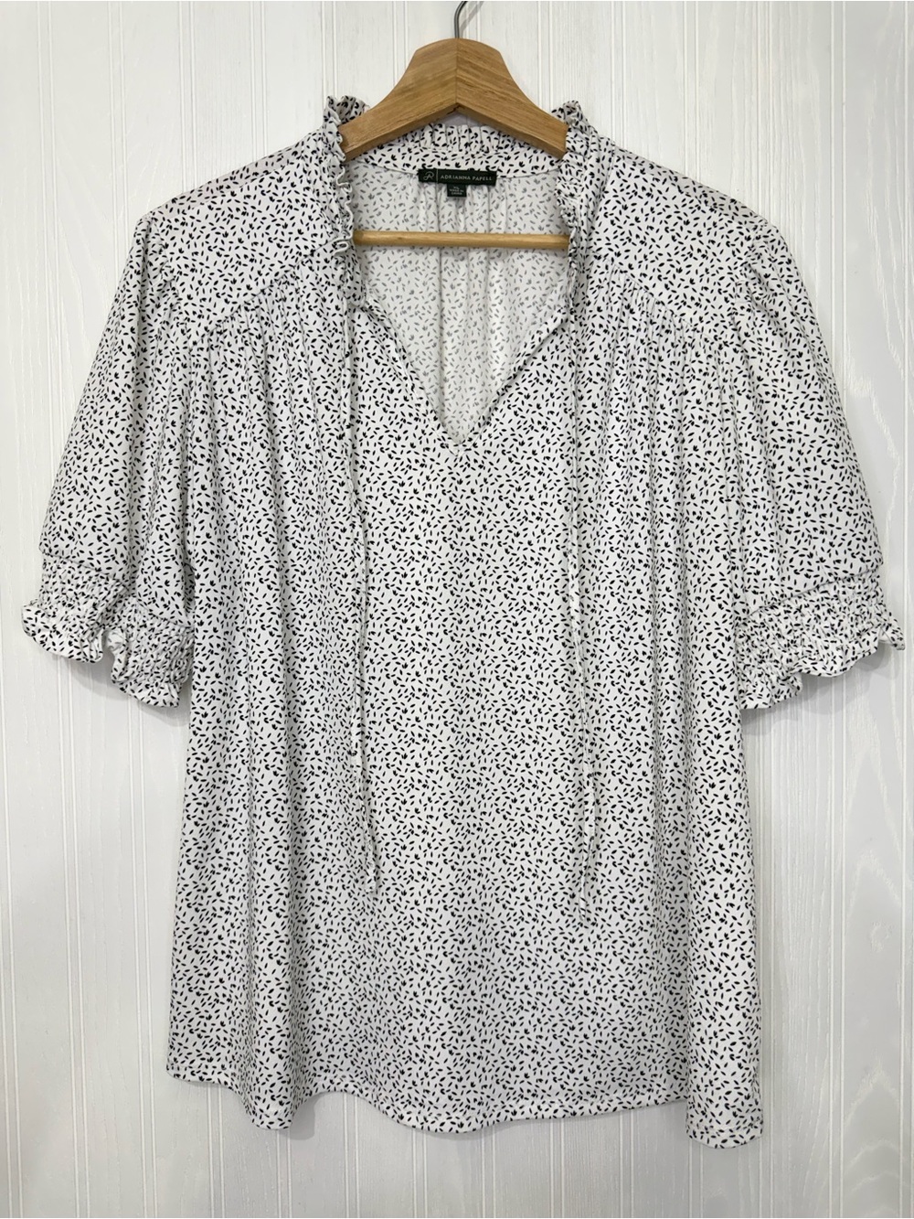 Adrianna Papell short sleeve shirt with neck tie size XL